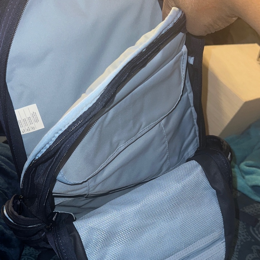 Nike SB Men's Backpack in Camo and Black - Picture 6 of 12
